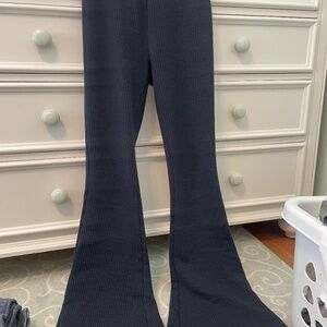 American Eagle ribbed knit flare leggings